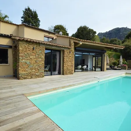Avec Piscine A Debordement Et Vue *